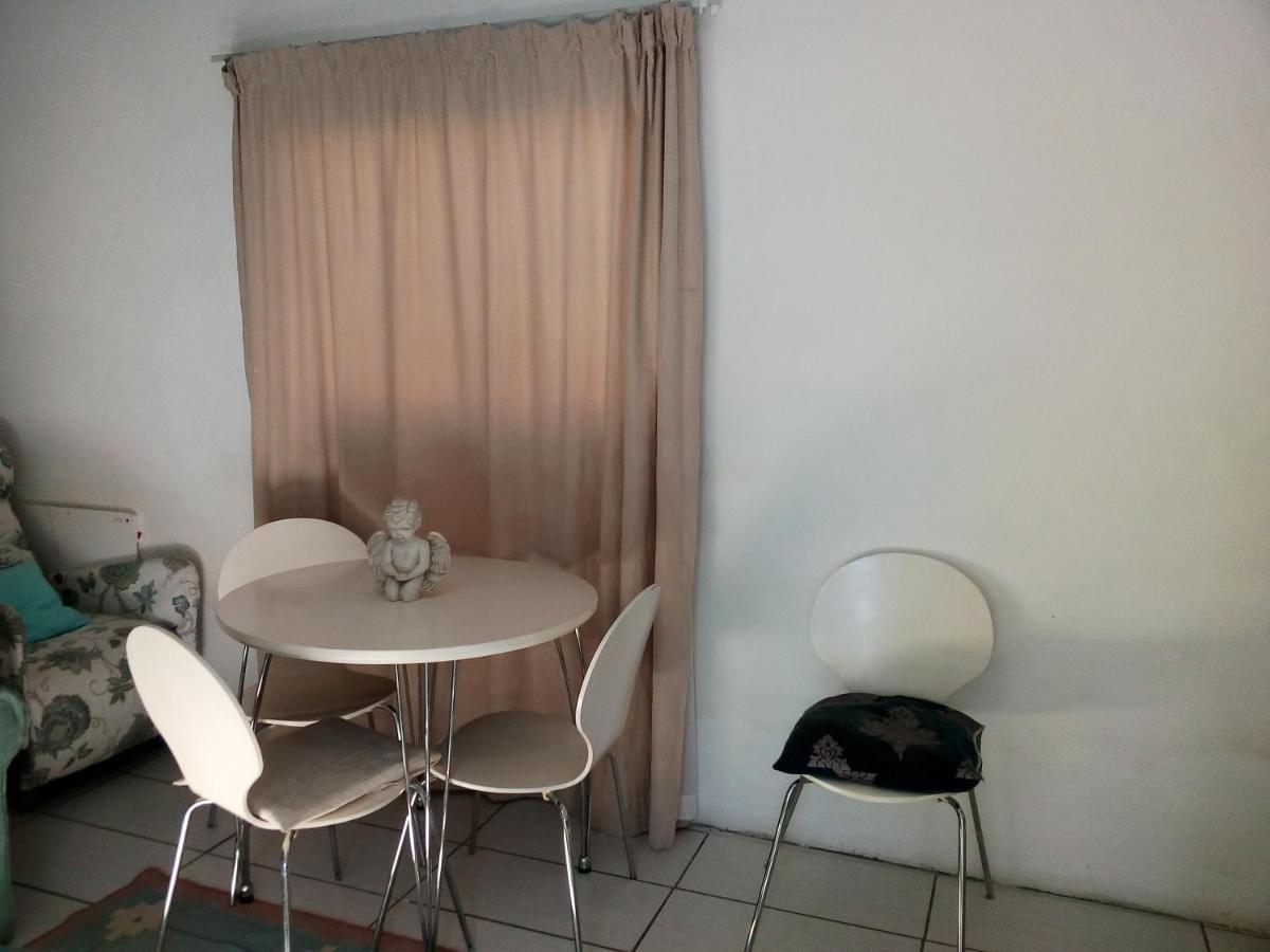 36 Df Strauss Street Apartamento Kleinmond Exterior foto